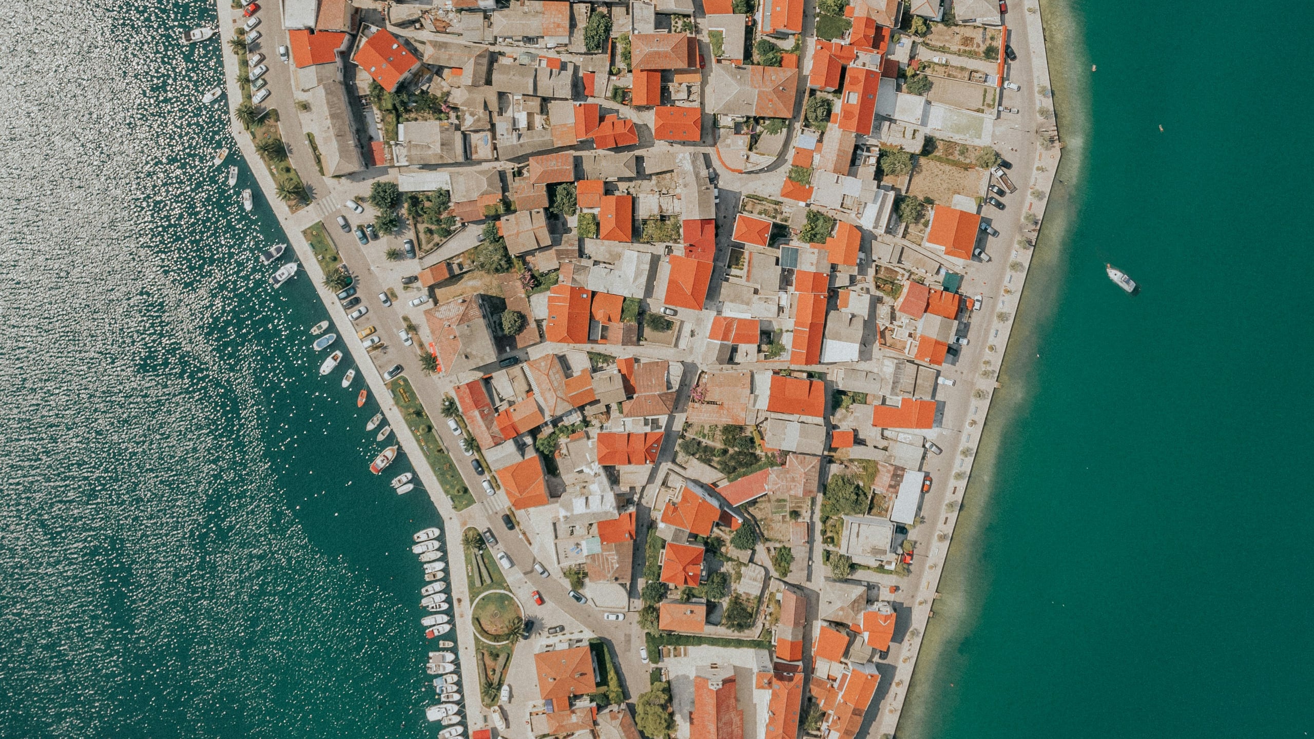 Dalmatian coastline and islands for custom route planning in Croatia